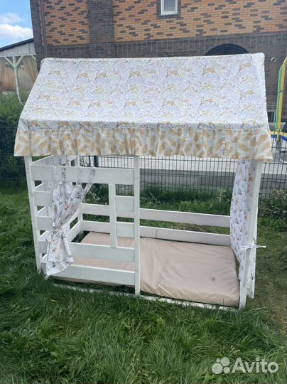 Детская кровать домик с матрасом