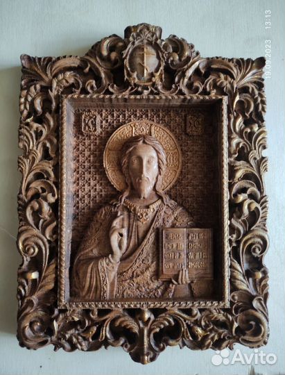 Резная икона из дерева Николай Чудотворец