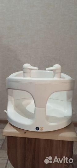 Стульчик для купания в ванной