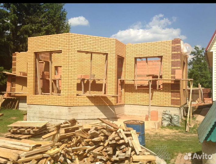 Бригада строителей