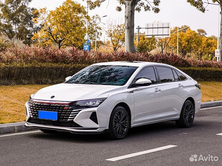 Dongfeng Aeolus Yixuan Max 1.5 AMT, 2021, 28 000 км