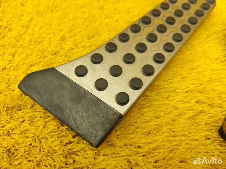 Накладки на педали Mercedes-Benz W204 M271.860