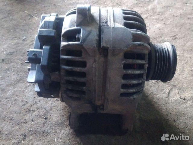 Генератор Renault Duster H4M 1.6 16V б/у 150А