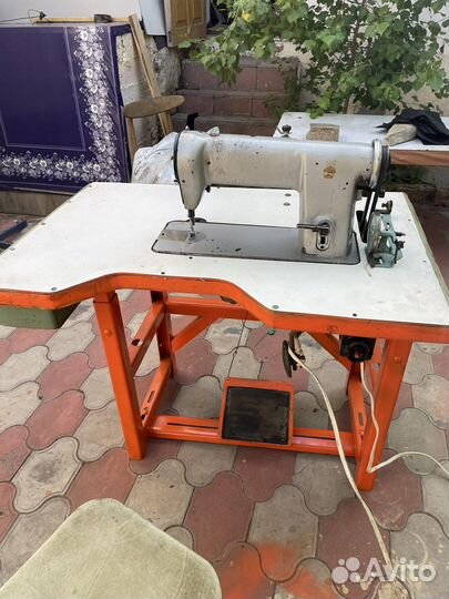 Промишленая швейная машинка прямострочка