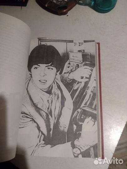Книга история Beatles