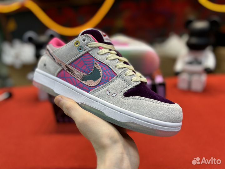 Кроссовки nike sb dunk человек паук цветные