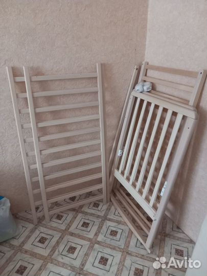 Детская кроватка