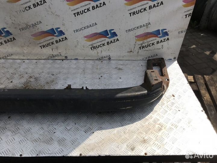 Усилитель переднего бампера