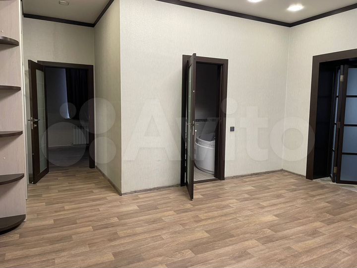 Коттедж 185 м² на участке 4 сот.