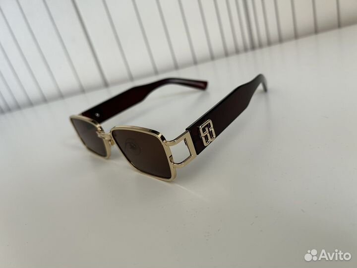 Солнцезащитные очки