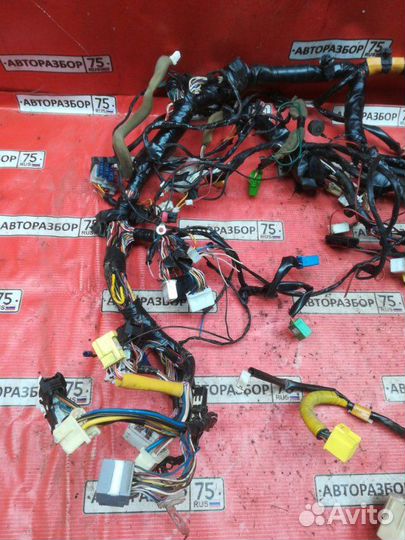 Коса под торпедо Suzuki Escudo TD54W J20A 2005