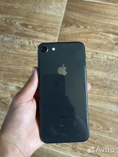 iPhone 8, 64 ГБ