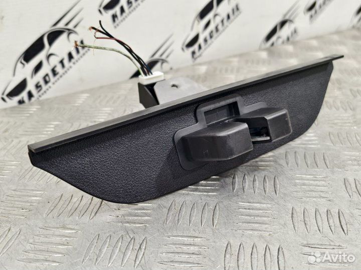 Замок стекла багажника Ford Kuga CBV 2.0 tdci G6DG