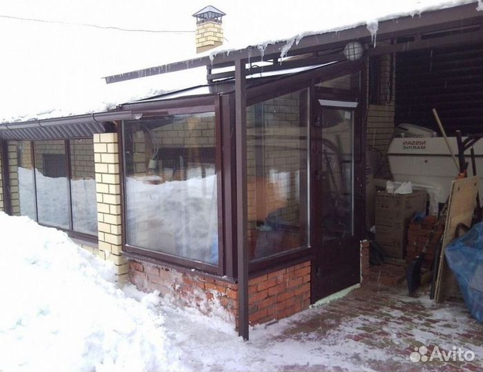 Пластиковая дверь