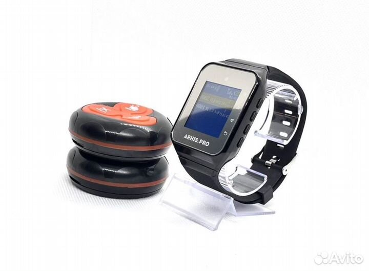 Кнопка вызова официанта в кафе и часы пейджер