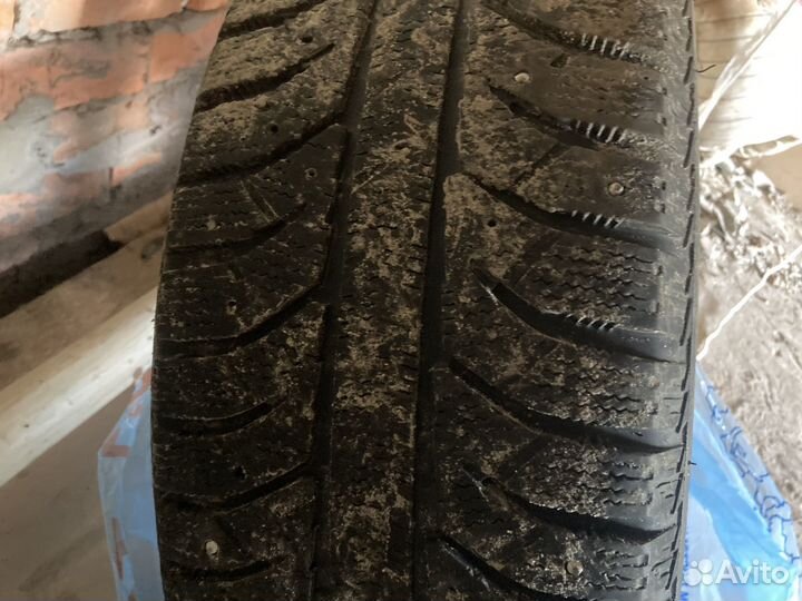 Bridgestone Ice Cruiser 7000S 205/60 R16