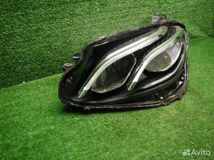 Фара левая Mercedes-Benz E-Class
