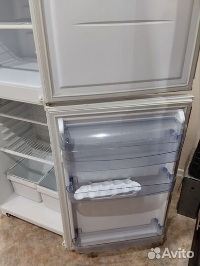 Холодильник бирюса