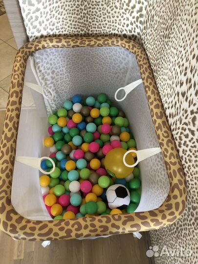 Манеж с шариками(сухой бассейн)