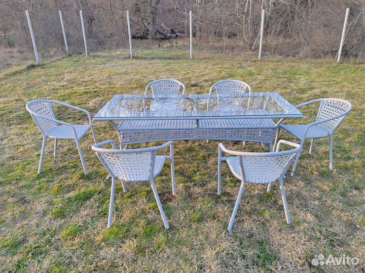 Обеденная группа из ротанга
