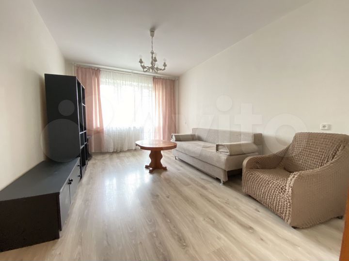 2-к. квартира, 57 м², 2/5 эт.