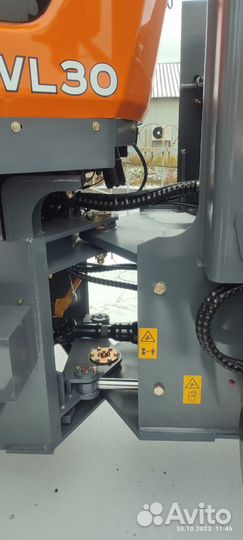 Фронтальный погрузчик UMG WL30, 2023