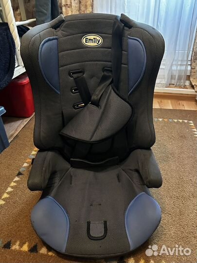 Десткое автокресло Emily