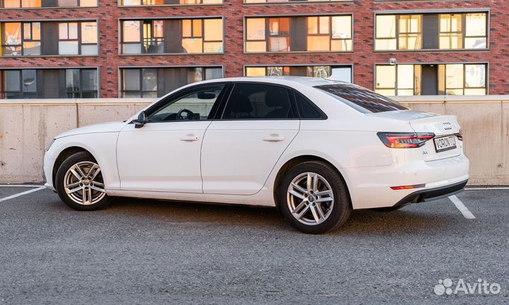 Аренда Audi A4 от одной минуты в Москве