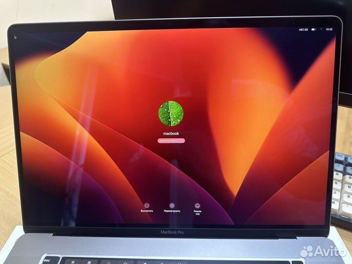 MacBook Pro 16 2019 (i7/16/512)
