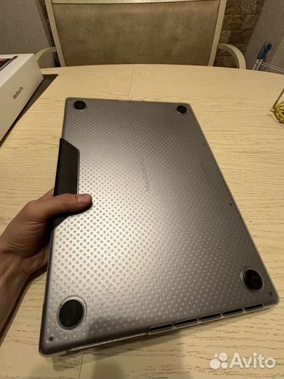 Чехол UAG для MacBook Pro 16 (M1 2021) - DOT - Ice