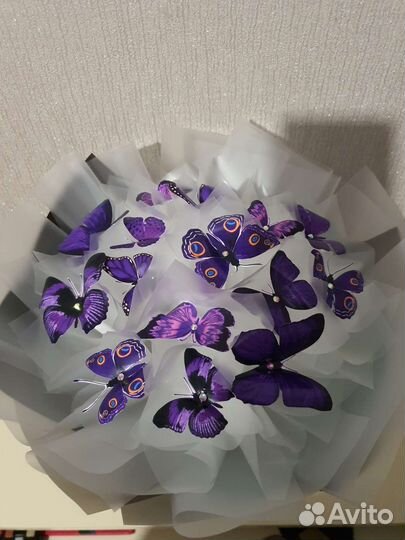 Светильник из бабочек