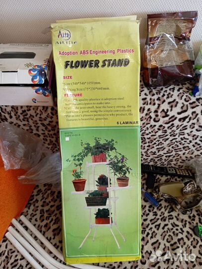 Полочка для цветов кнр новая