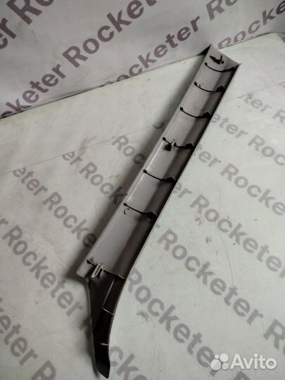 Накладка стойки правая Mitsubishi Mirage 4G