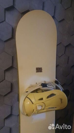 Сноуборд с креплениями и ботинками Burton