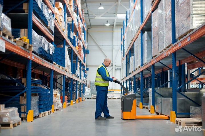 Грузчик на электротележке / На производство