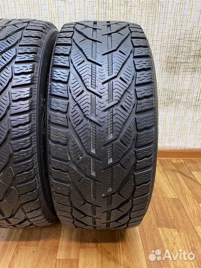 Kormoran Snow 235/45 R18