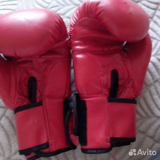 Боксерские перчатки 10 oz