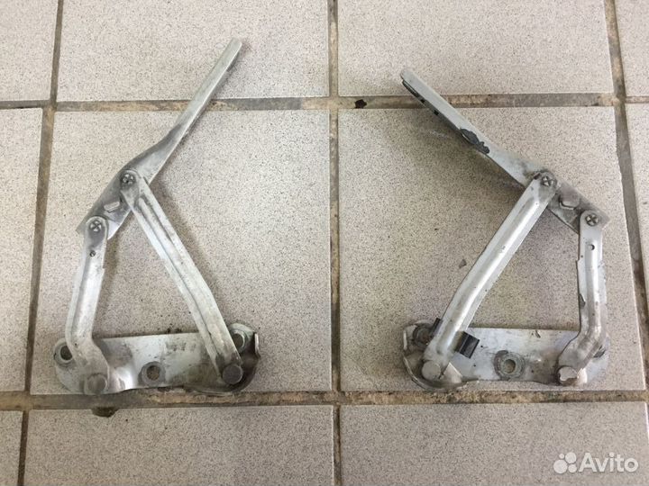 Петля капота крышки багажника Saab 9-5