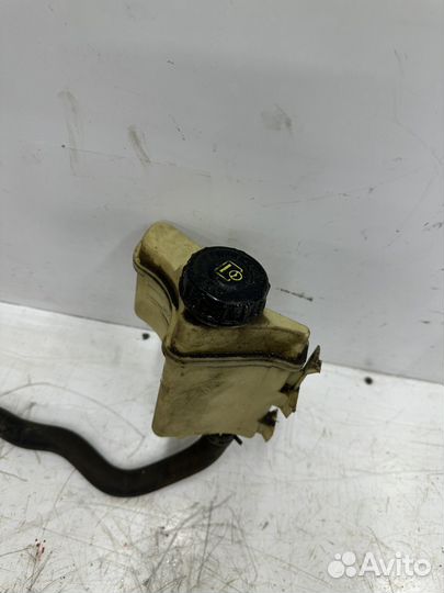 Бачок Гур Renault Symbol 1