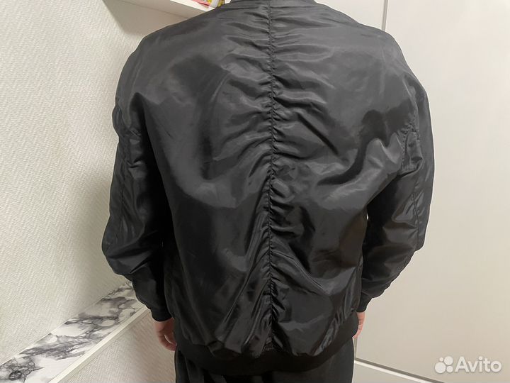 Мужская ветровка бомбер urban revivo