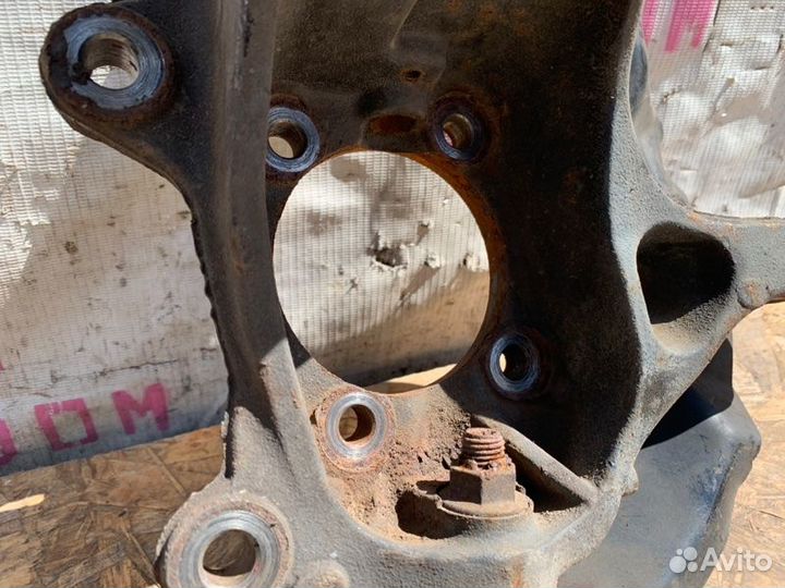 Поворотный кулак передний правый Mini Cooper