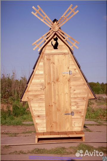 Уличный туалет деревянный