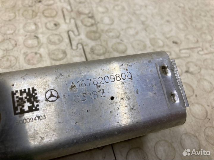 Кронштейн усилителя передний Mercedes-Benz