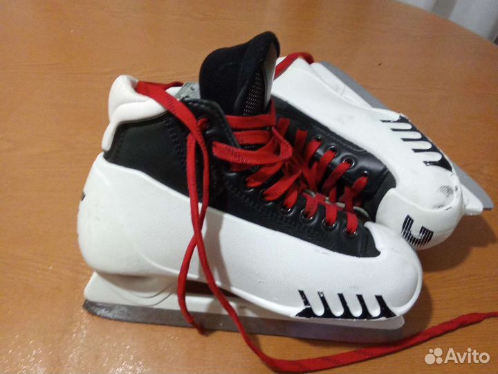 Коньки хоккейные 36 размер