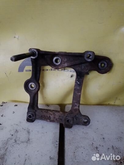 Кронштейн компрессора кондиционера Toyota Camry V50 2arfe оригинал