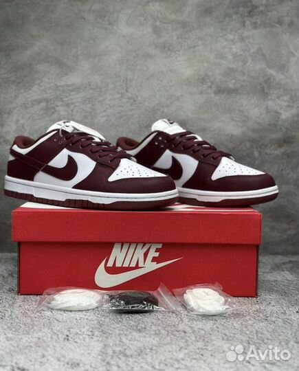 Nike Dunk Low Team Red