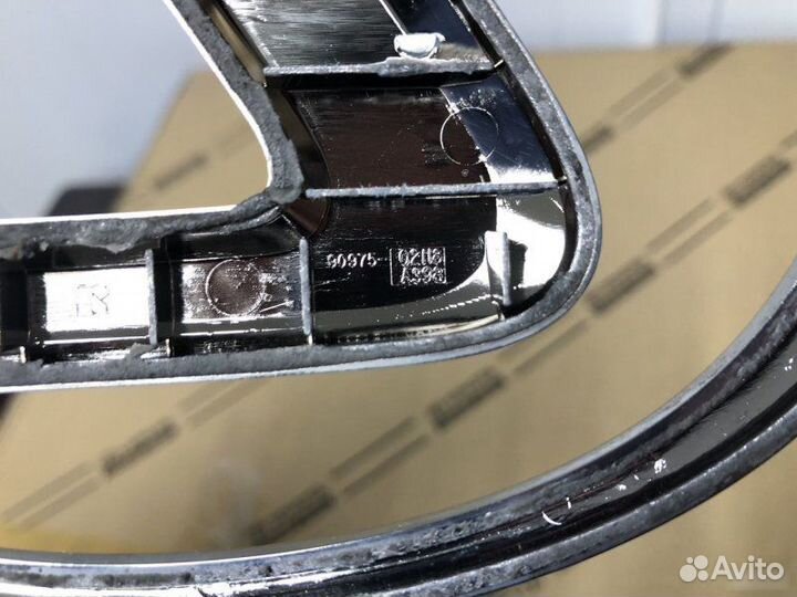 Эмблема передняя Lexus Lx 570