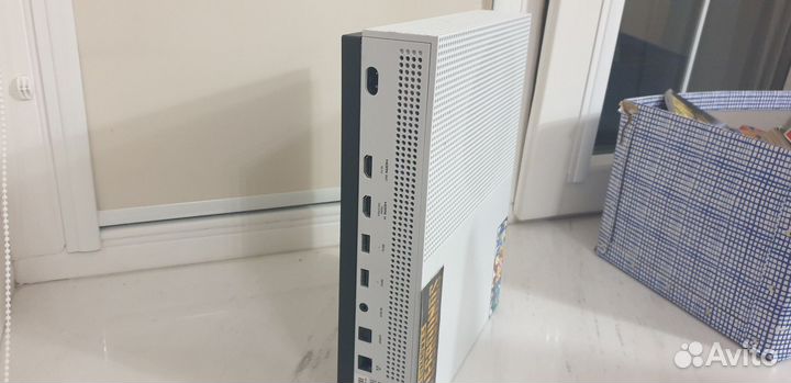 Xbox one s 1tb с играми
