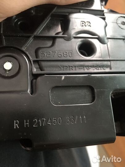 Замок двери задний правый 5TA839016D