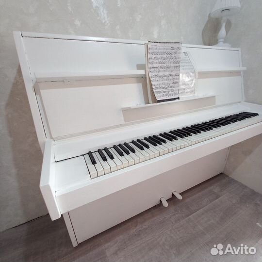 Антикварное пианино riga